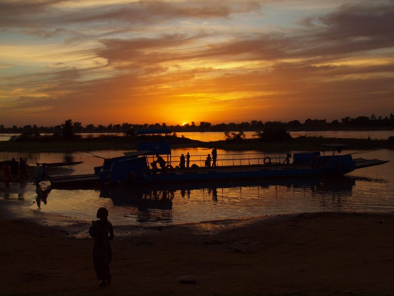 Sunset as we crossed the river to Djenne