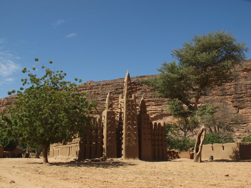 Pretty mosque at Kani-Kambole