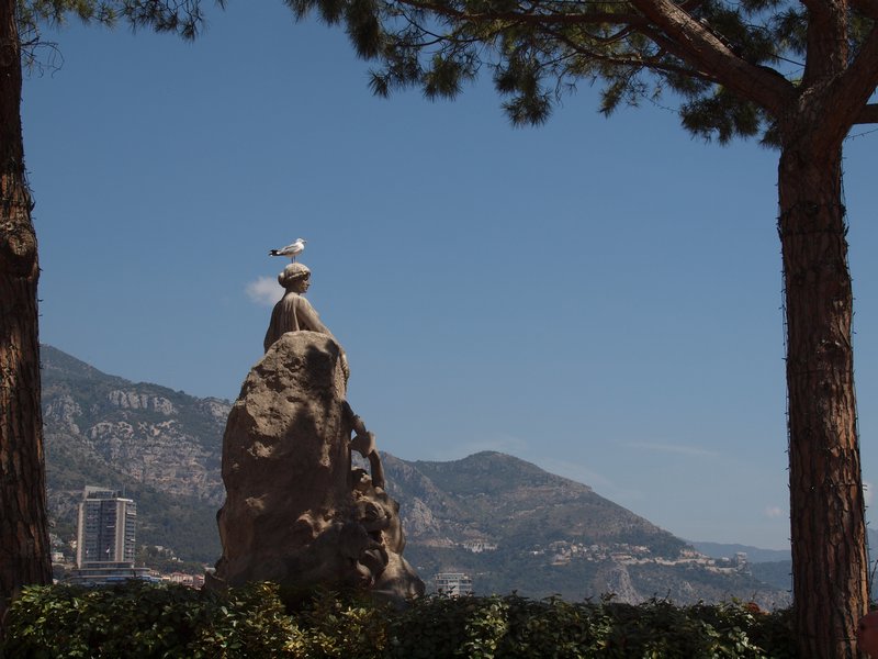 Statue ... Monaco