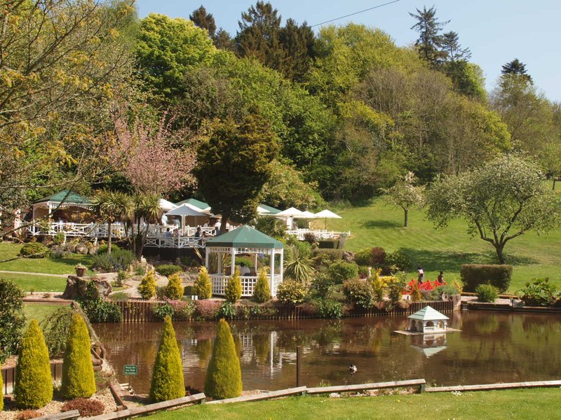 Picturesque Rose Cottage Tea Gardens