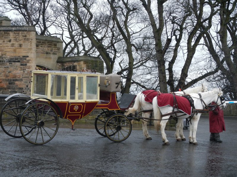 Horse and carriage at Edinburgh Castle