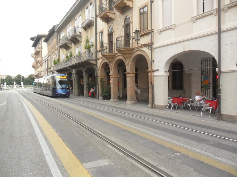 1 track tram