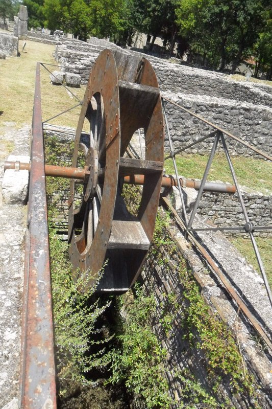 1 a Water wheel for flour mill  Saepinum ruins near Sepino Italy  (51)