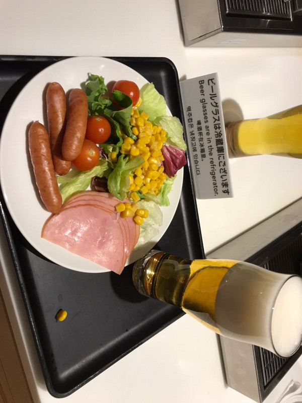 JAL lounge breakfast
