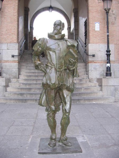 statue of the man who wrote don quiote