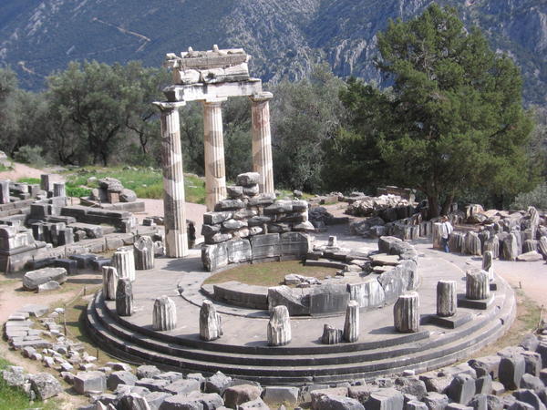 tholos, temple of athena at delphi