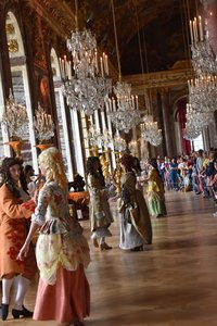 Watching the dancers in the Hall of Mirrors