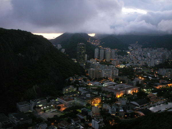 Central Rio by night