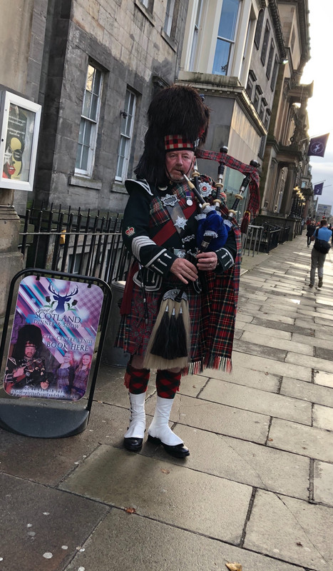 Love the bagpipe! 