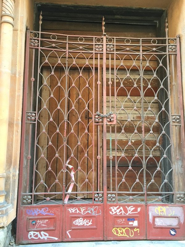Padlocked Entrance of the Rumbach Synagogue