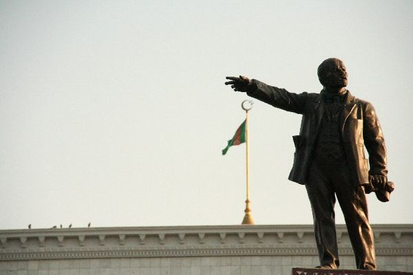 poor Lenin...what happened to your dream?