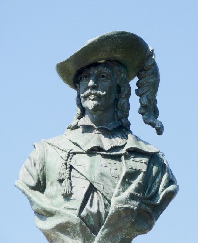 Statue of Samuel Champlain