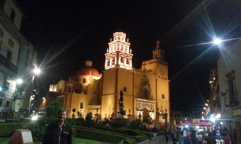 Guanajuato cathedral at night
