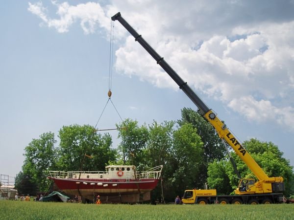 Crane Lift 2006
