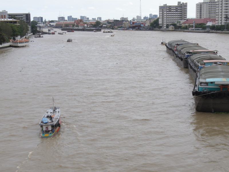 River traffic in Bangkok