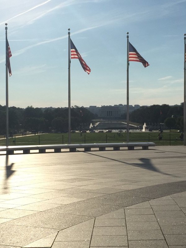 From the Ellipse looking toward Lincoln memorial 