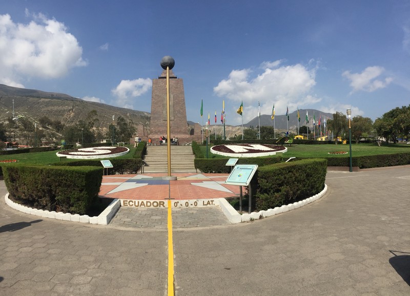 Ecuador monument 