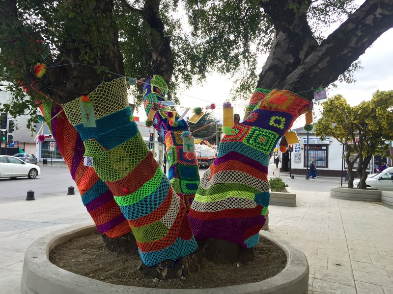 Knitted Christmas decorations in Punta Arenas 