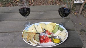 Ecuadorian Cheese and Wine Platter