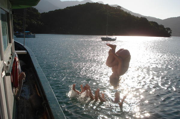 flips off our privet boat on ilha grande