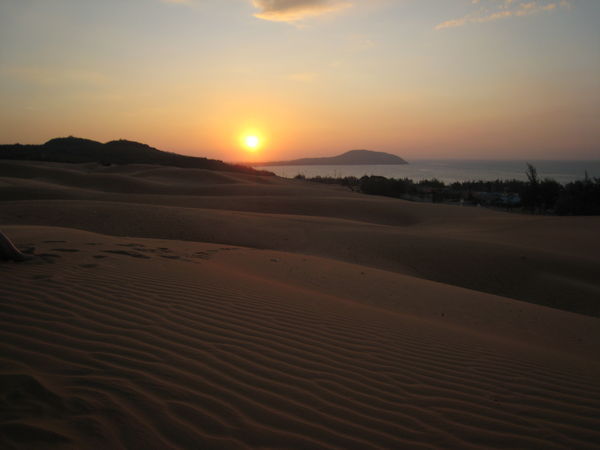 Sunrise over Mui Ne sand dunes