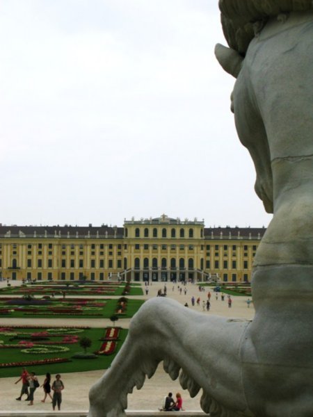 Palace and statue