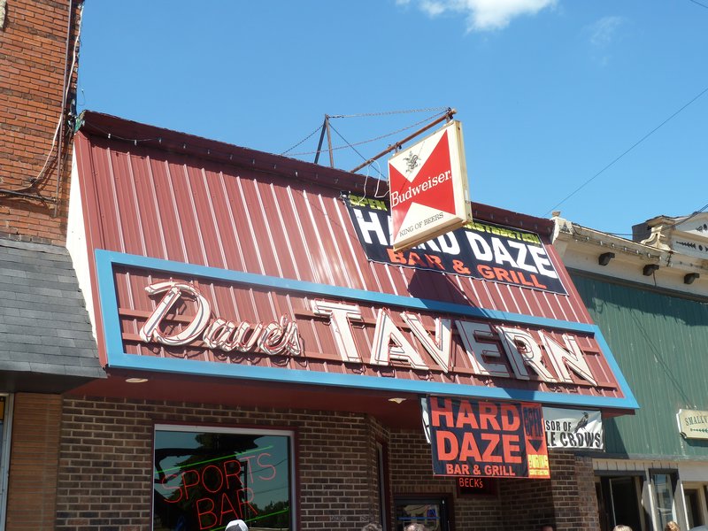 Dave's Tavern