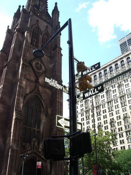 The entrance to Wall Street 