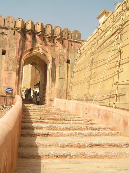 The way up to Amber Fort