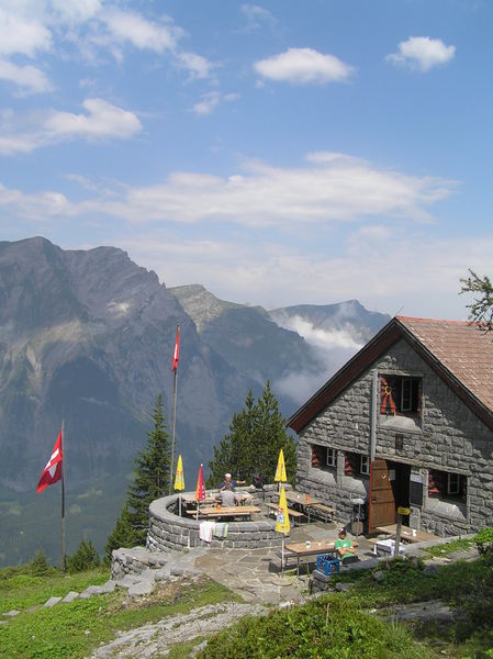 Doldenhornhütte 1915m