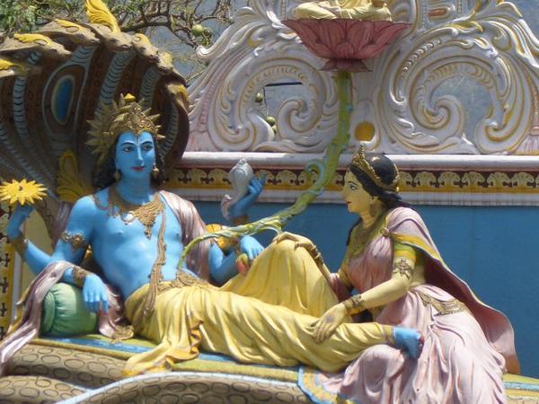 Vishnu statue in Rishikesh