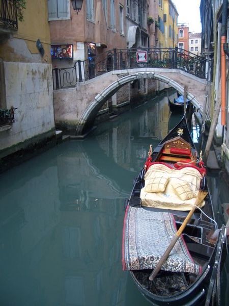 gondola canal