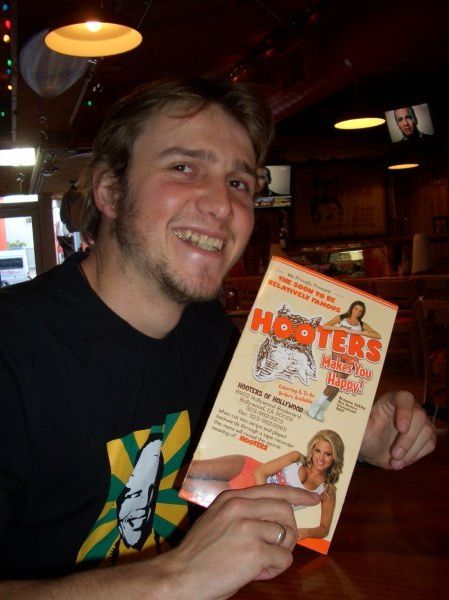 Sion at Hooters