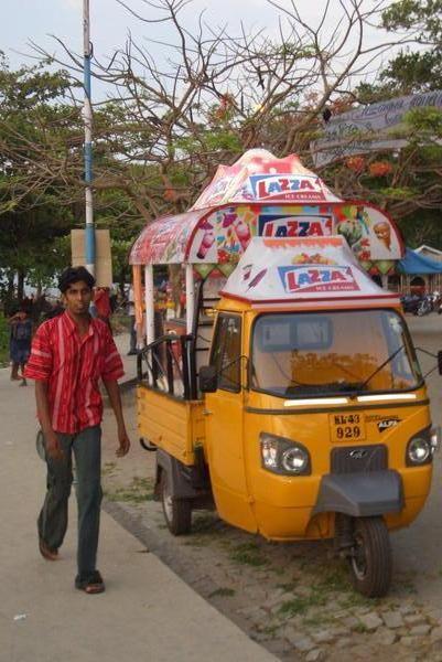 colourful rickshaw - Cochin
