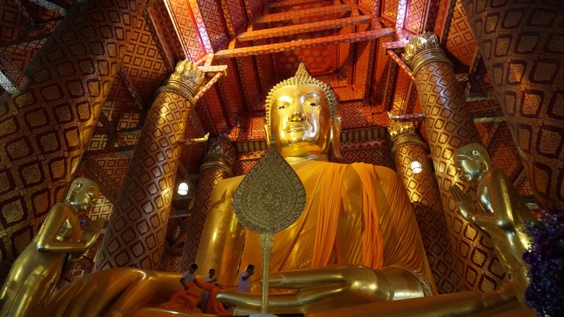 Big, big Buddha