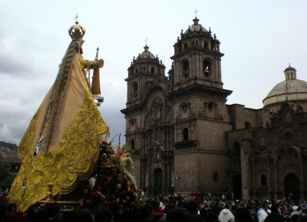 cuzco - virgin mary procession