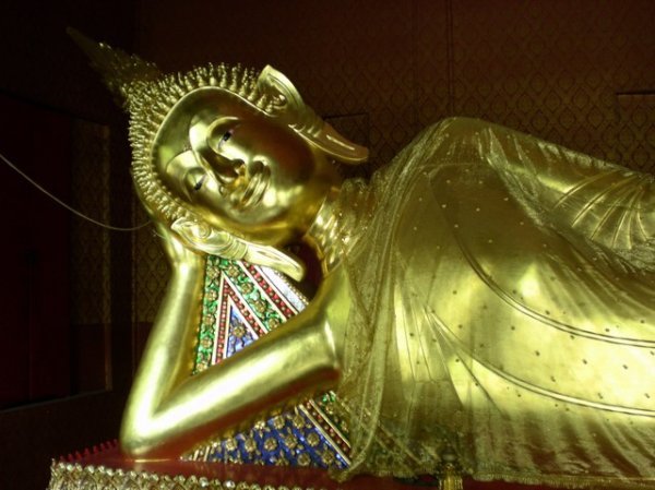 Ayutthaya - Reclining Golden Buddha 