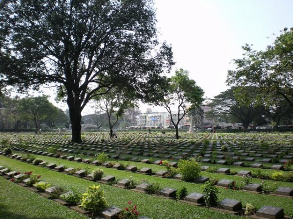 River Kwai - Kanchanaburi War Memorial Cemetery