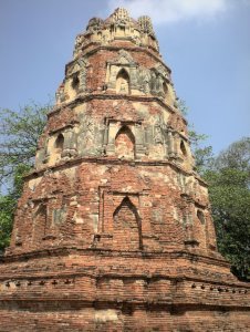 Ayutthaya - Crumblin Towers
