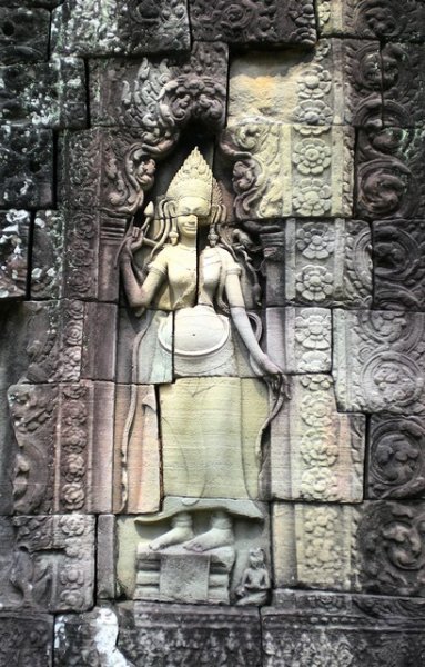 Angkor Thom: Deva Detail