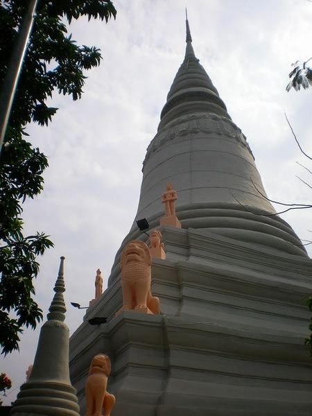 Phnom Penh - Temple Downtown