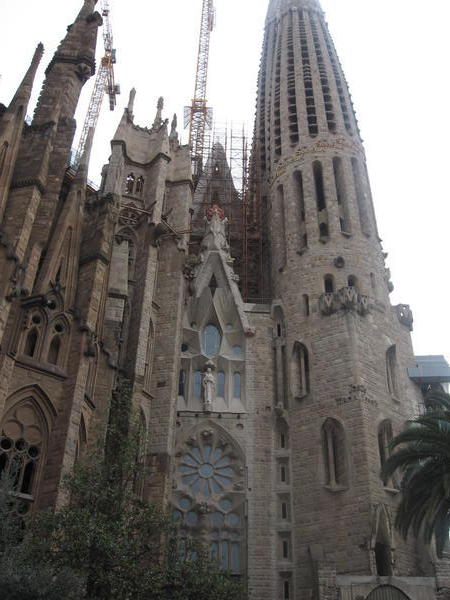 Sagrada Familia outside