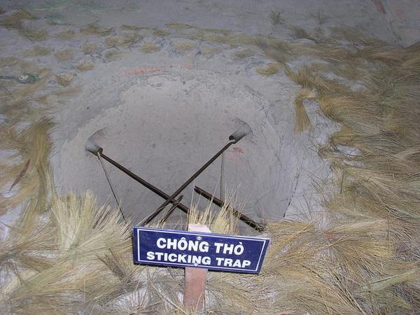 Cu Chi Tunnels: Weapons Gallery