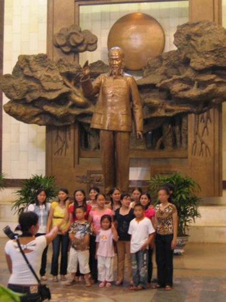 Ho Chi Minh statue
