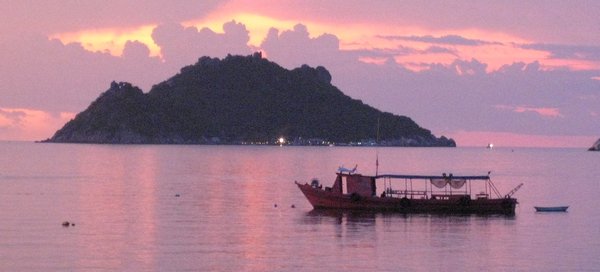 View of Nang Yuan at sunset