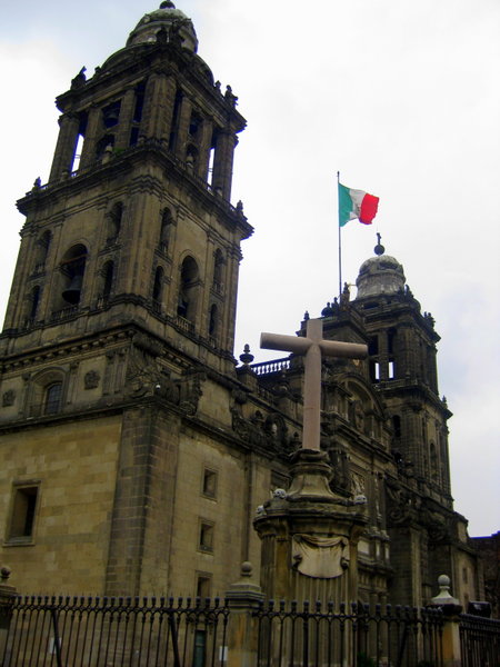 The Mexican flag and the Cross, the colours of the flag are the same as the bottom image in the Lady of Guadalupe
