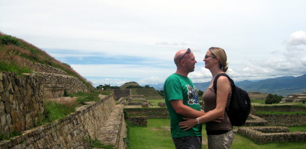 Two lovers at the ruins of Monte Alban :-)