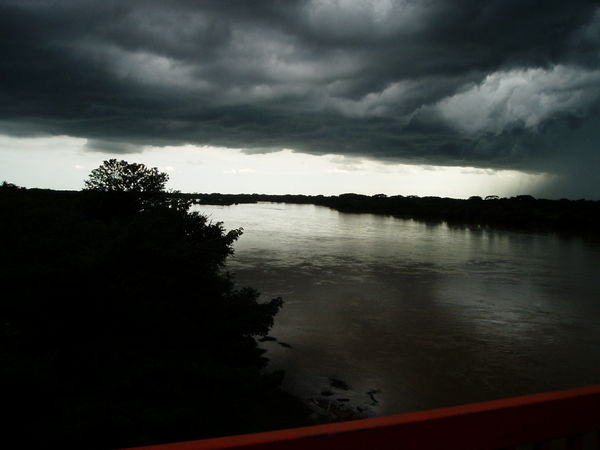 Rain over Río Lempa