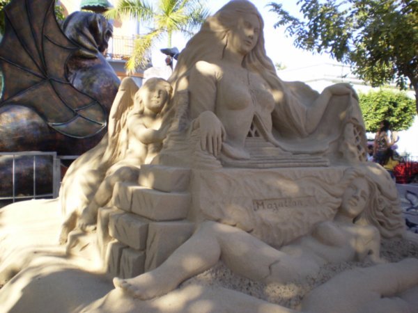Vuluptous sand sculpture