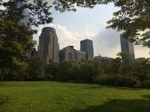 Lovely parks between the Han River and the Financial District